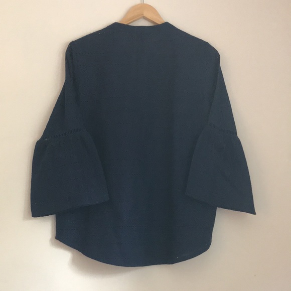 Izod Navy Balloon Flare Sleeve Blouse Size M - Picture 12 of 15